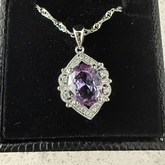 Jewelry - NWOT-Elegant Silver and Purple Pendant Necklace